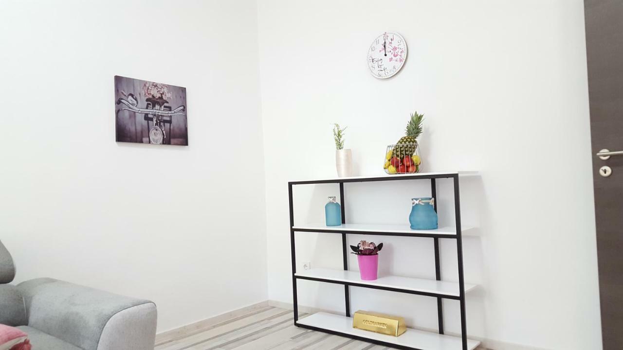 Apartment Imperia *** Pula Eksteriør billede